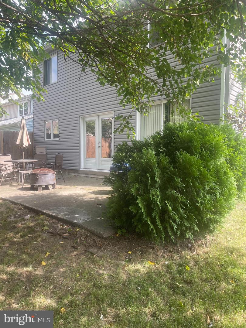 Photo 5 of 5 of 1 Fomalhaut Ave multi-family property