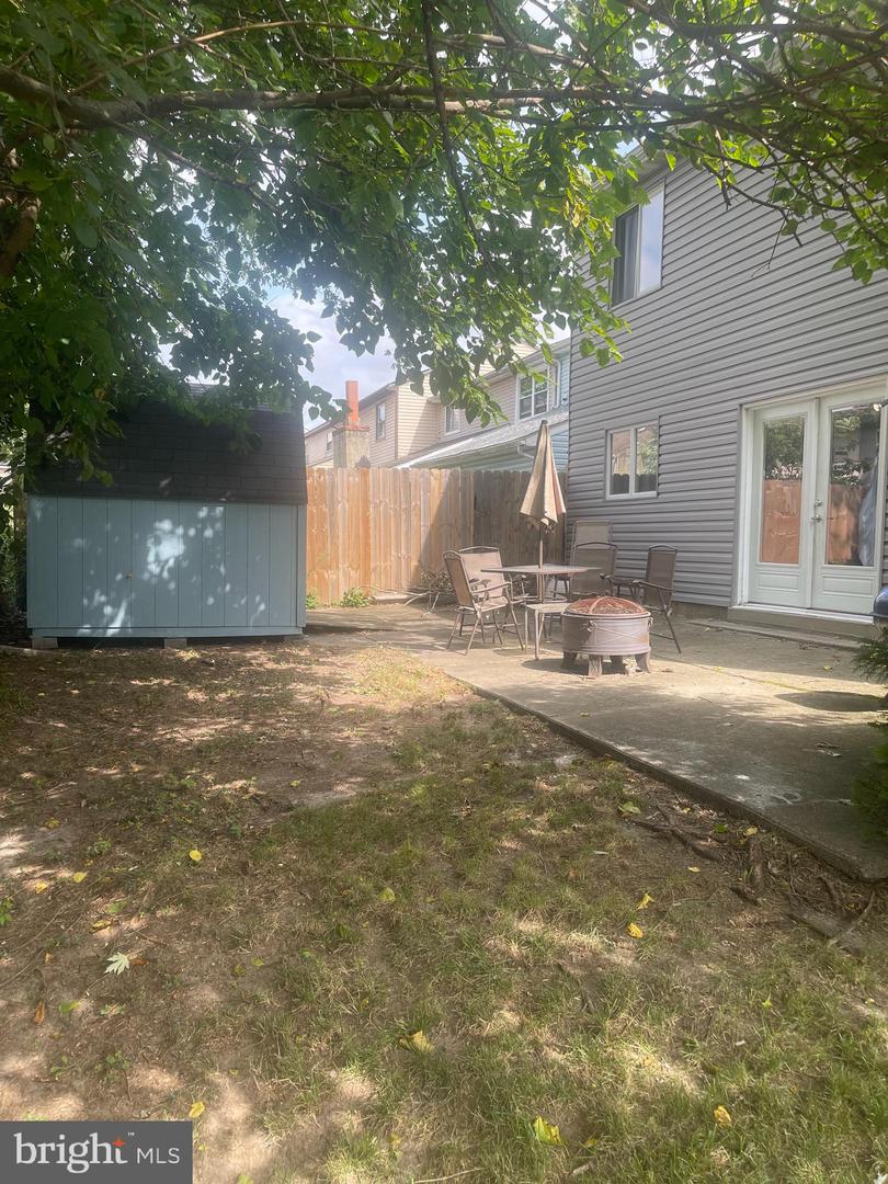 Photo 4 of 5 of 1 Fomalhaut Ave multi-family property