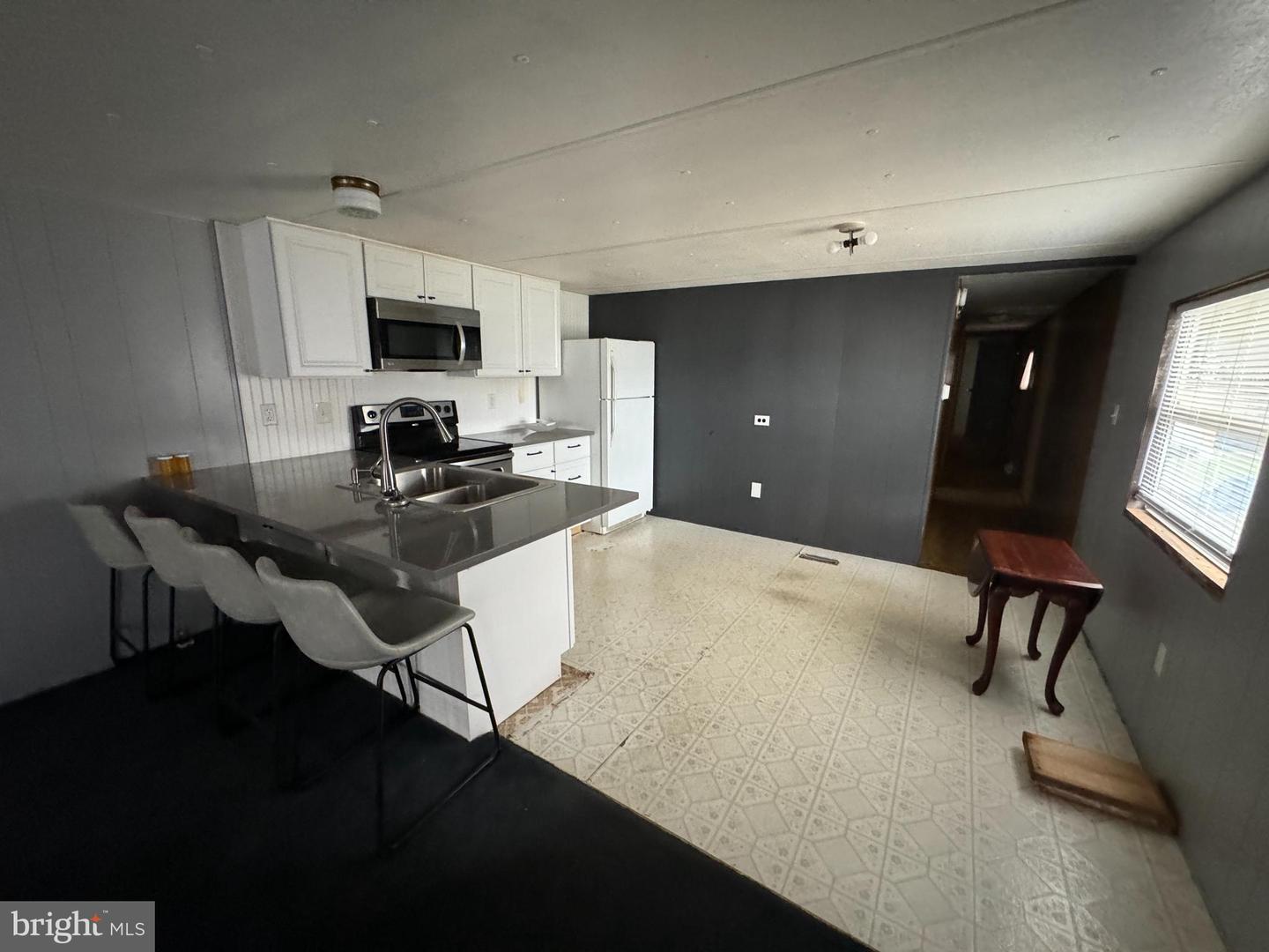 Photo 3 of 25 of 142 David Dr mobile home