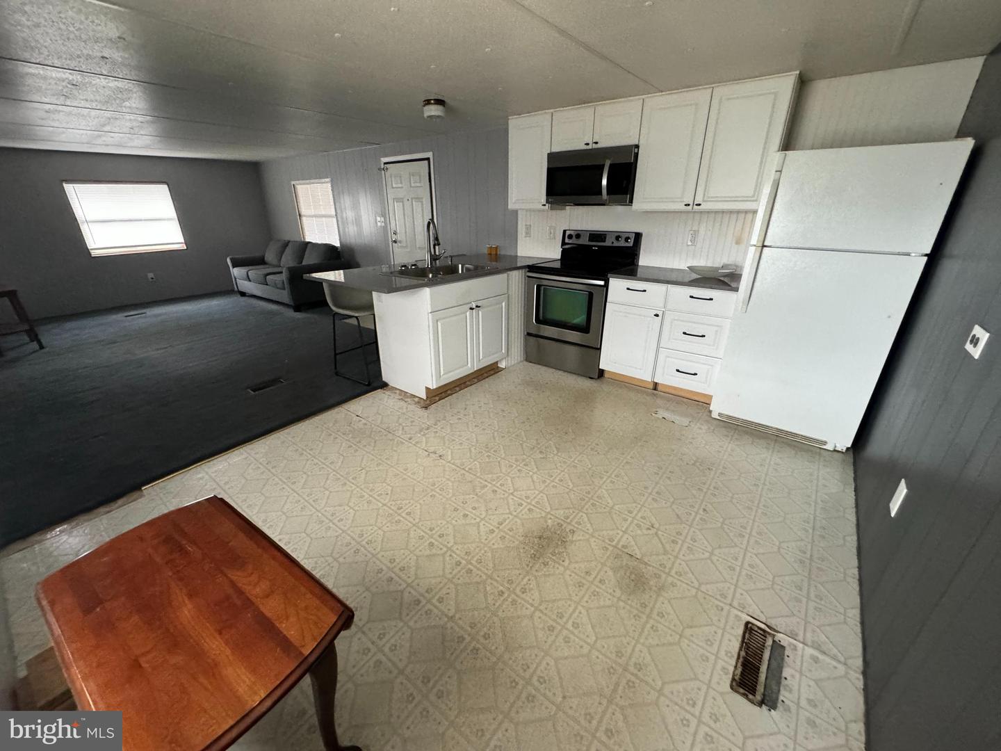 Photo 5 of 25 of 142 David Dr mobile home