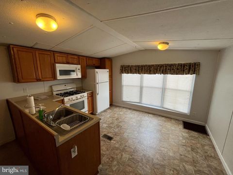 Manufactured Home in Wilmington DE 20 Winterset ROAD 1.jpg