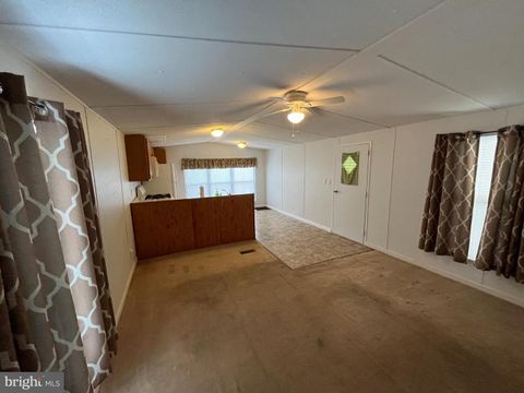 Manufactured Home in Wilmington DE 20 Winterset ROAD 15.jpg