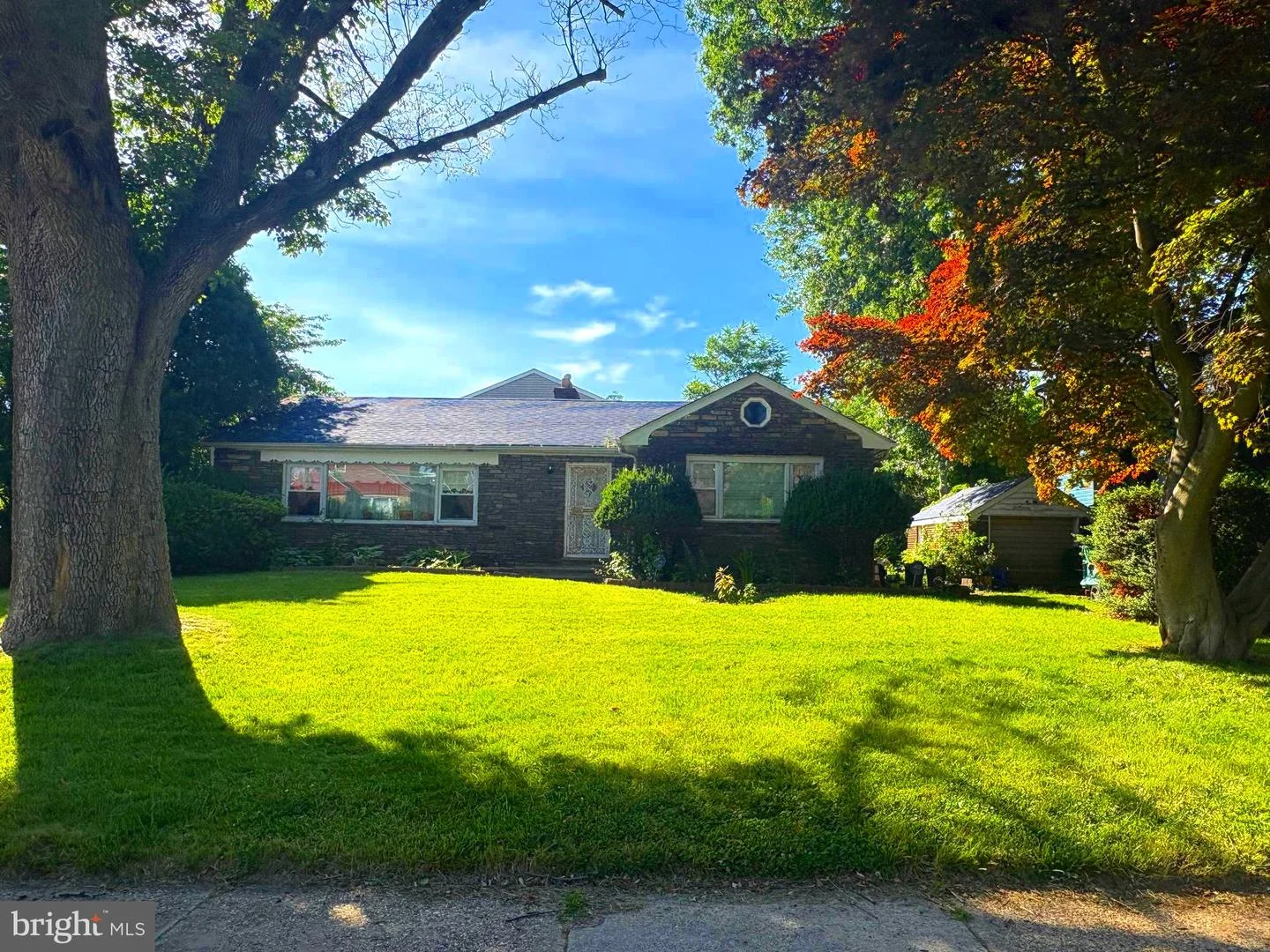 1021 E Vernon Road