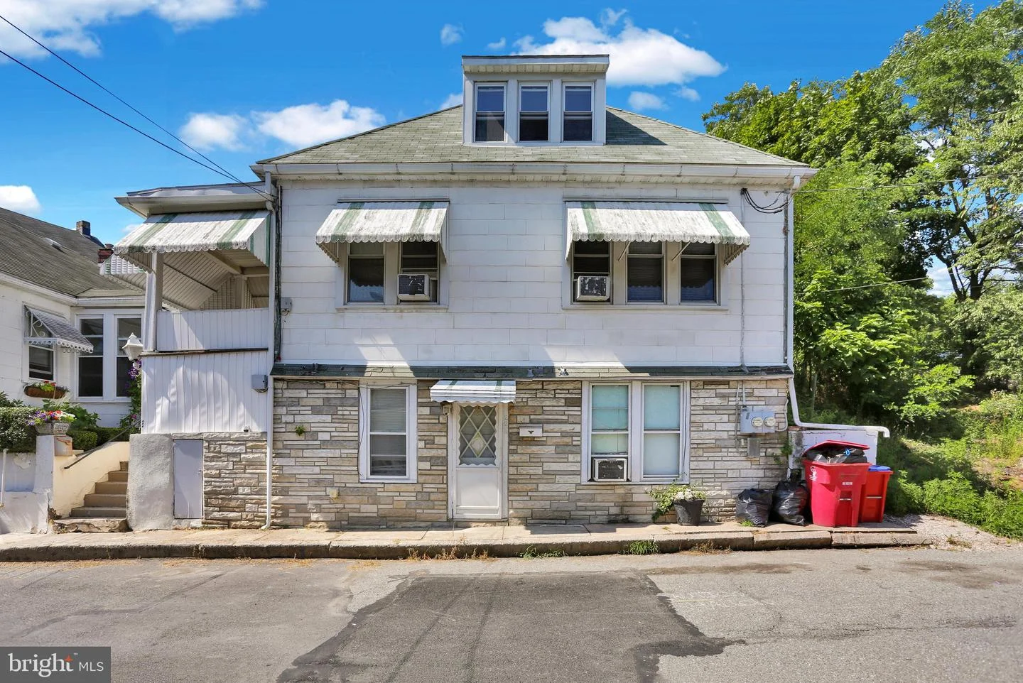 224 W Wallace Street