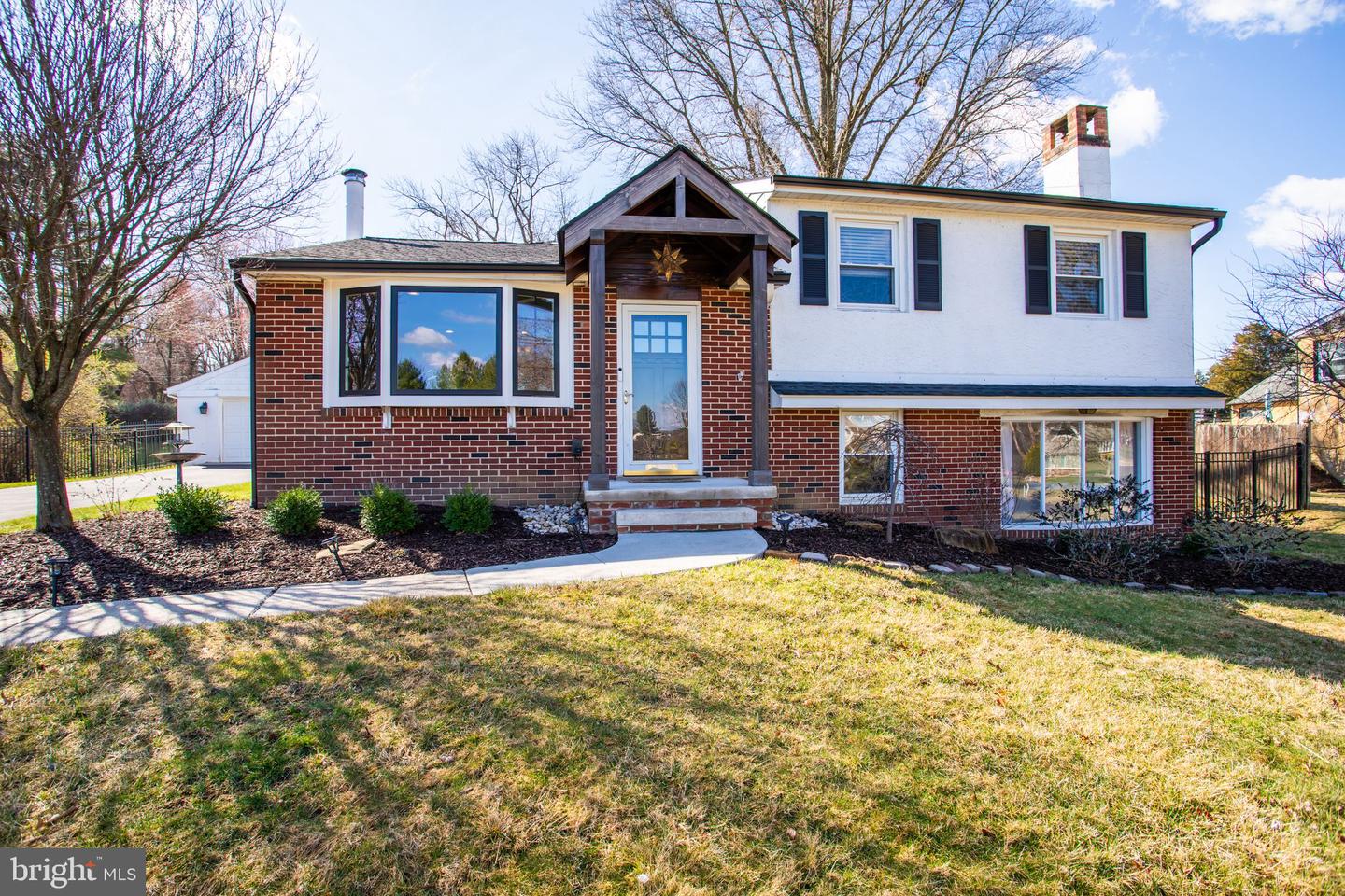 71 Lydia Ave
