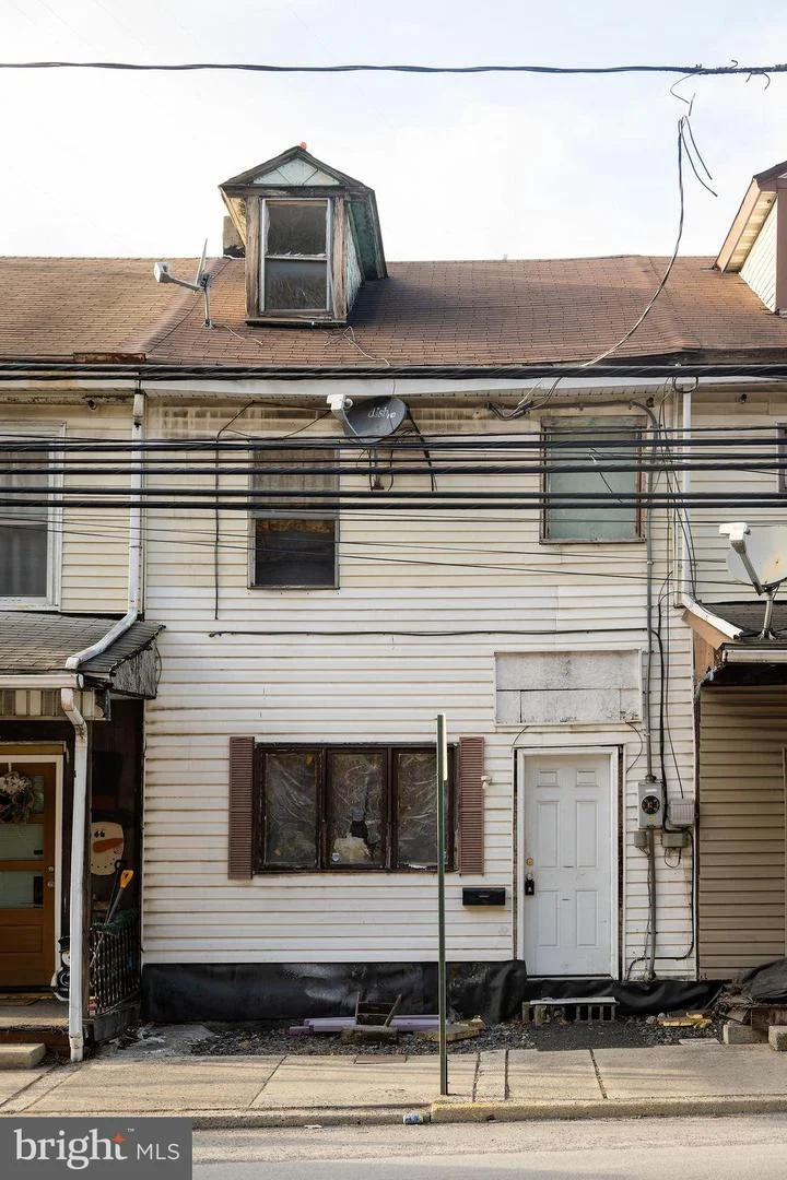 704 Bear Valley Avenue