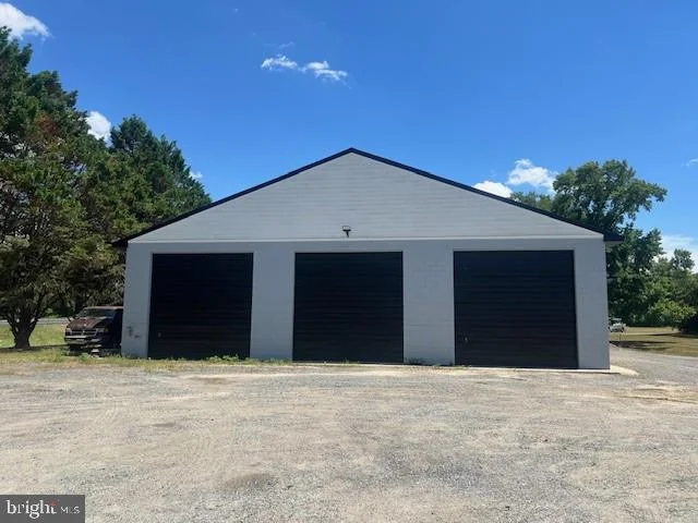 225 Moonglow Road