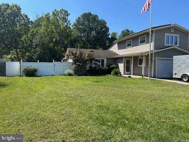 8 BUCKINGHAM DR