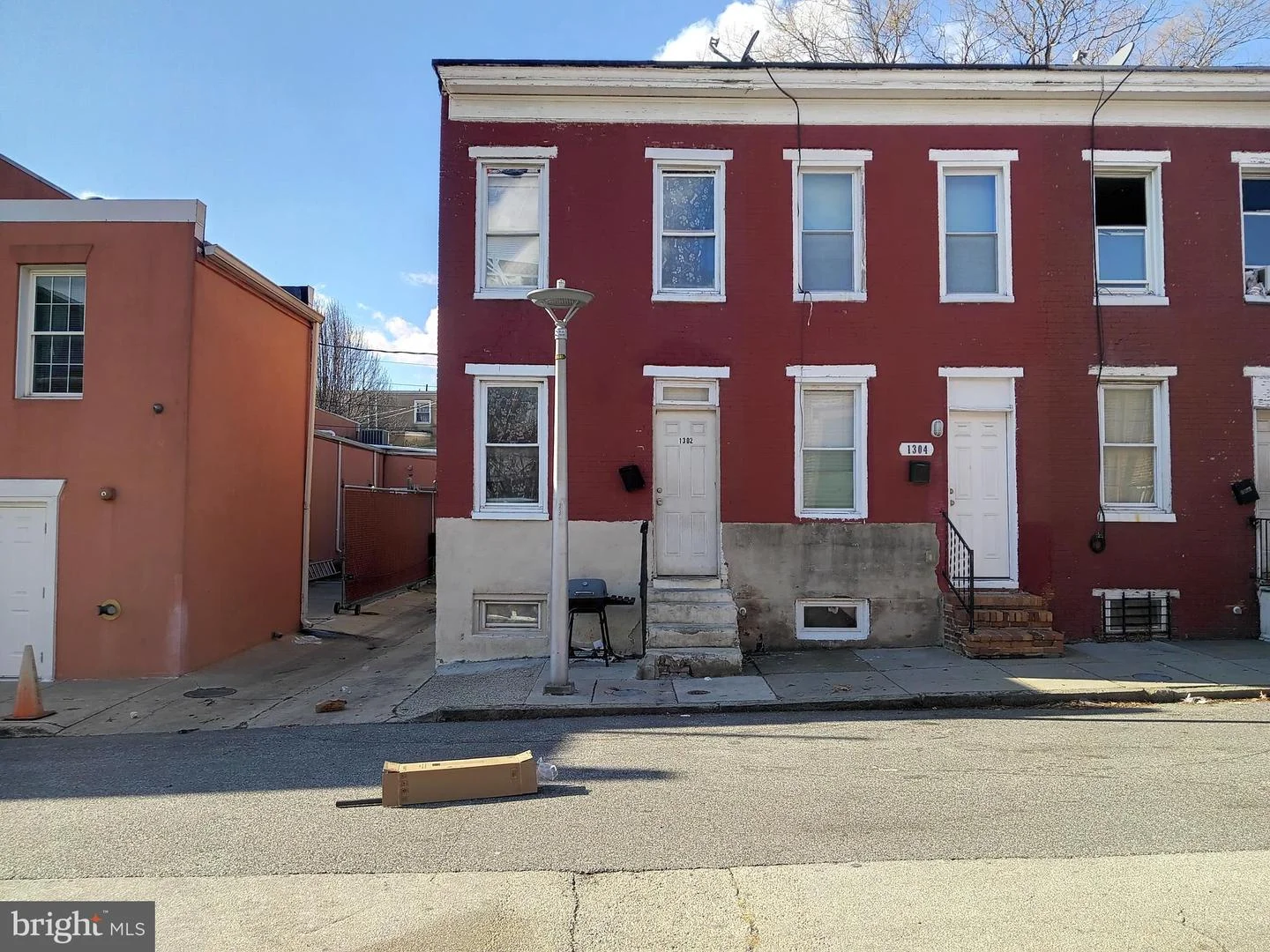 1302 N Spring Street