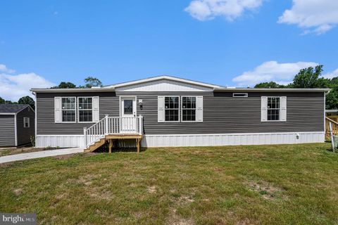 Manufactured Home in Media PA 5 Travelo LANE 20.jpg