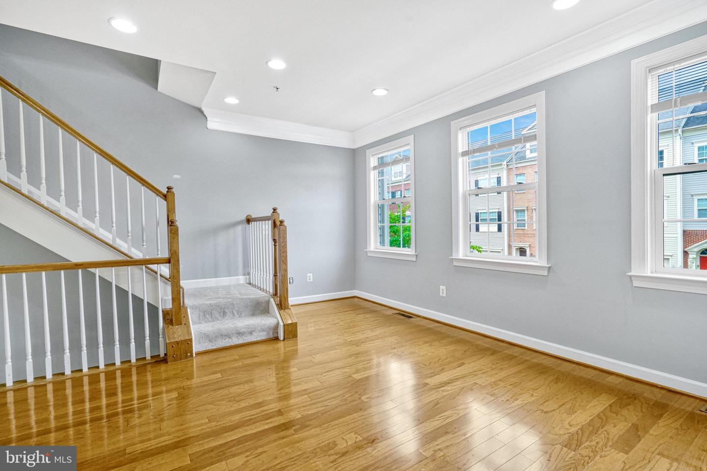 Photo 5 of 16 of 7987 Avery Park Ct townhome