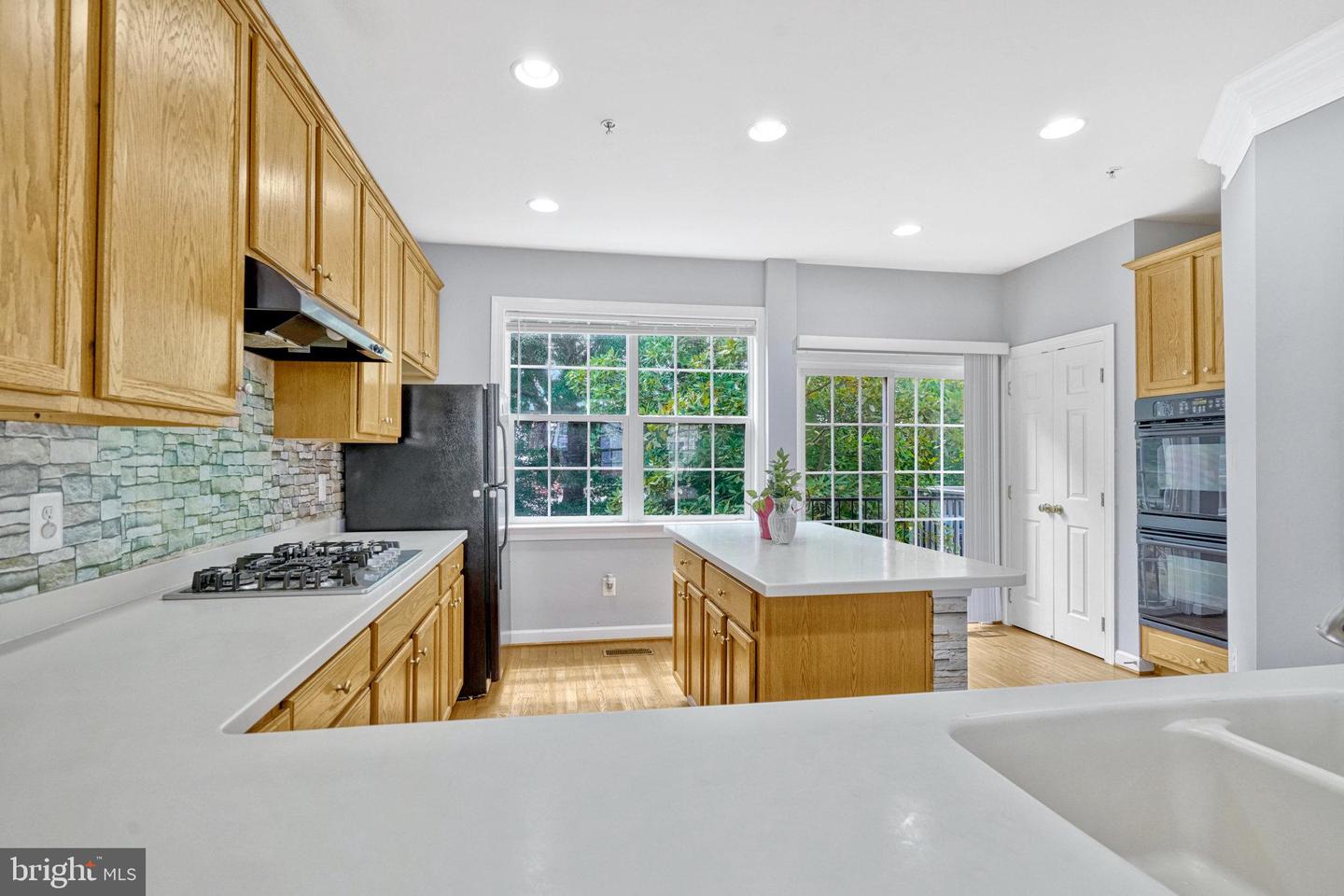 Photo 9 of 16 of 7987 Avery Park Ct townhome
