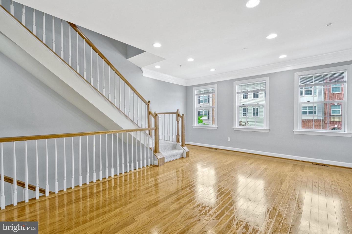 Photo 3 of 16 of 7987 Avery Park Ct townhome