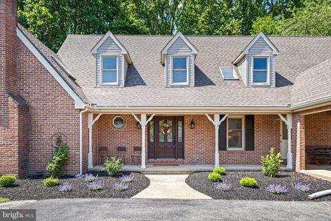 Single Family Residence in Hockessin DE 36 Bernard BOULEVARD 3.jpg