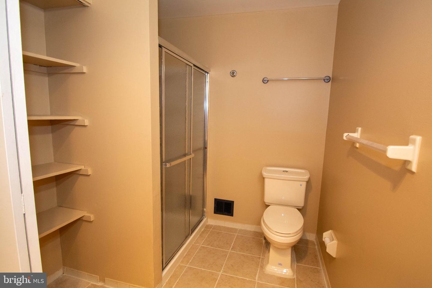 Photo 12 of 18 of 518 Canterbury townhome