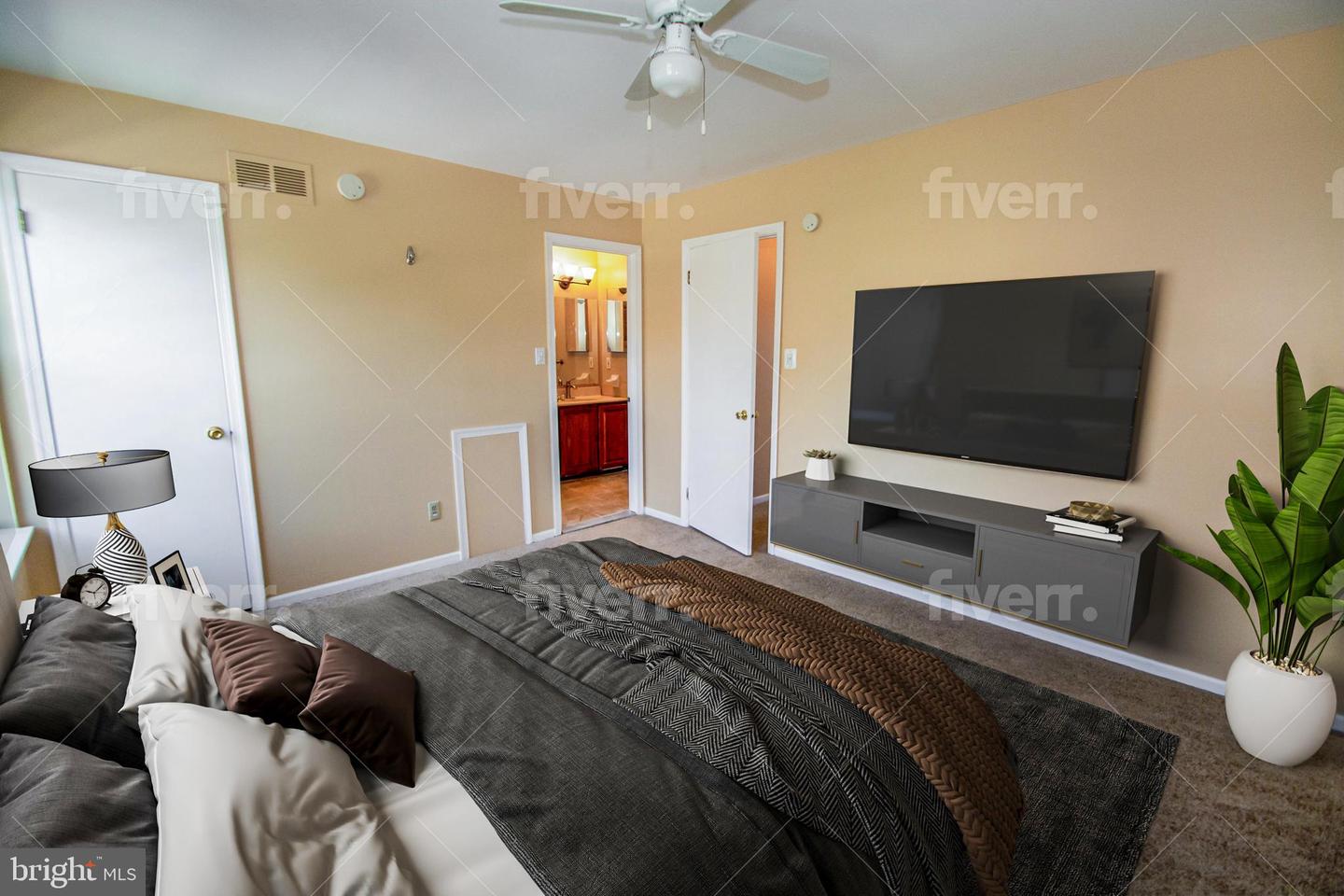 Photo 7 of 18 of 518 Canterbury townhome