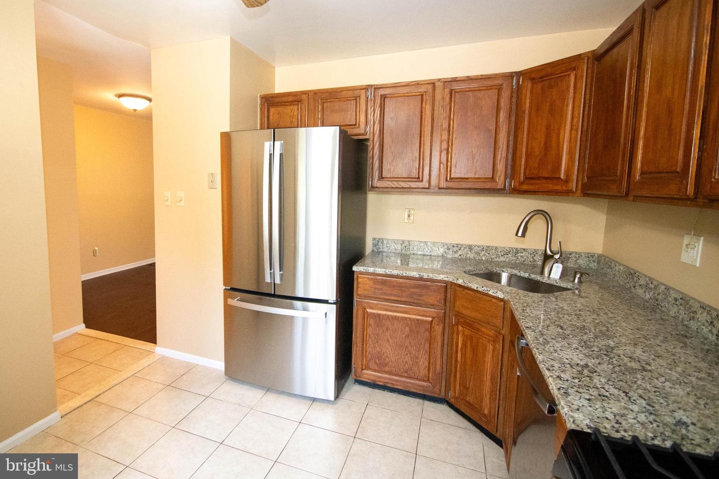 Photo 5 of 18 of 518 Canterbury townhome