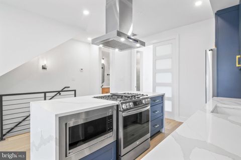 Condominium in Washington DC 1426 Montello AVENUE 4.jpg