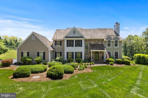 Single Family Residence in West Chester PA 686 Farmstead DRIVE.jpg