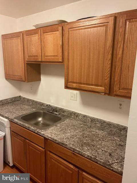 Photo 5 of 11 of 7732 Merrick Ln townhome