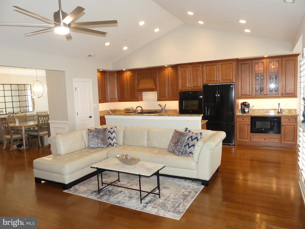 Photo 4 of 35 of 2523 Kenna Ct townhome