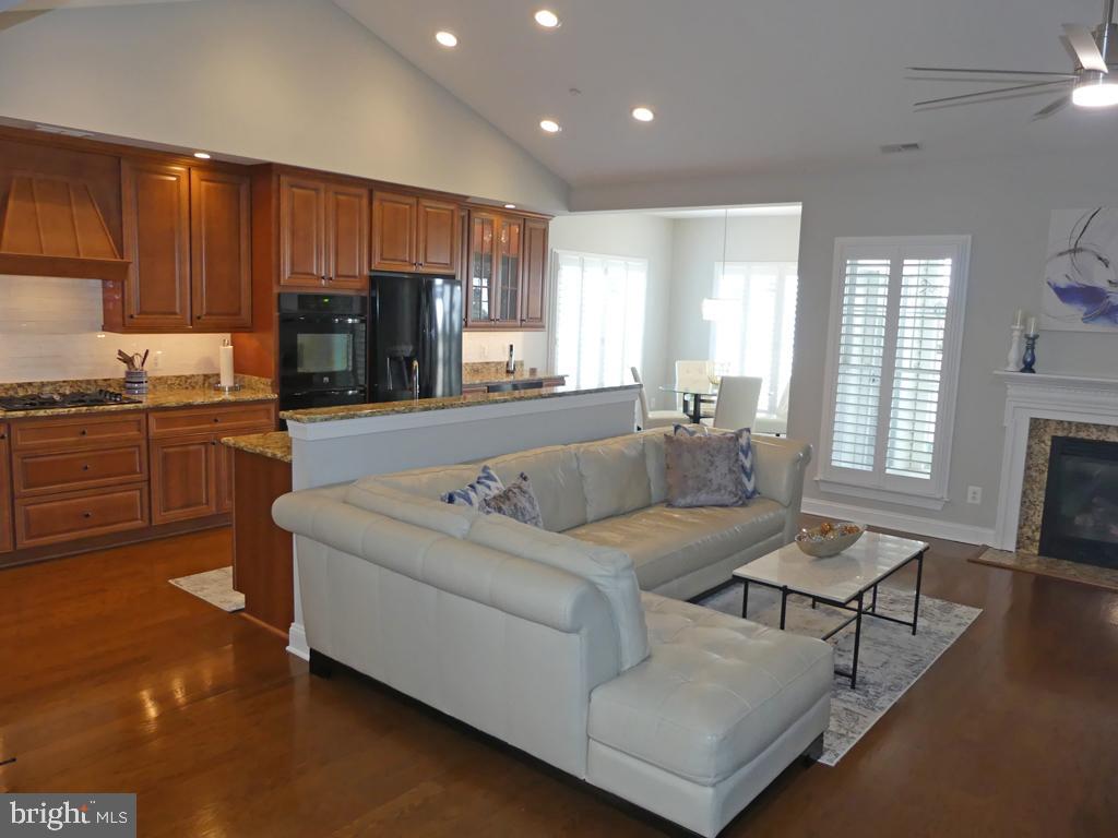 Photo 8 of 35 of 2523 Kenna Ct townhome