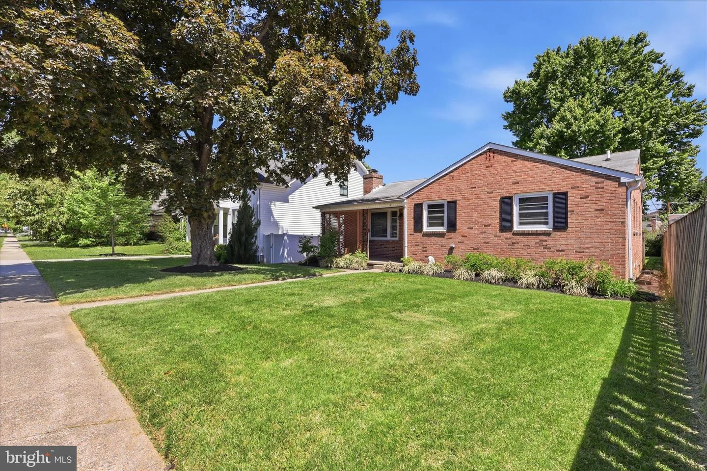 17 E Thirteenth Street