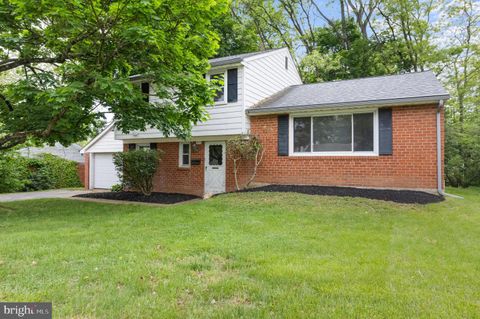 Single Family Residence in Brookhaven PA 825 Adams DRIVE.jpg