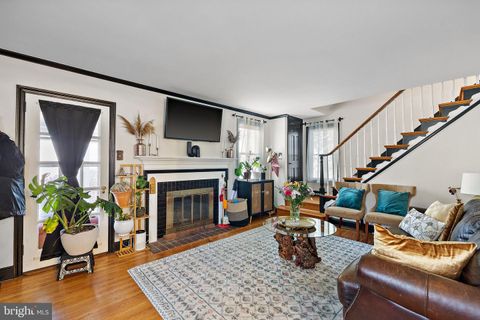 Single Family Residence in Wilmington DE 823 Woodsdale ROAD 3.jpg