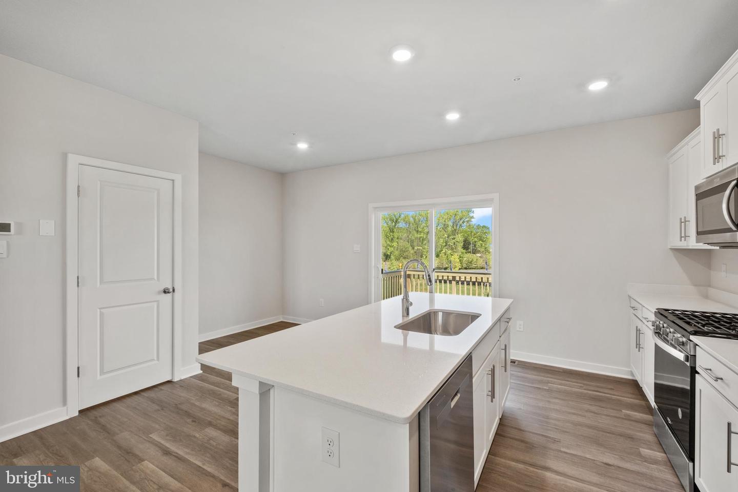 Photo 6 of 39 of 7501 Golden Hall Ter townhome
