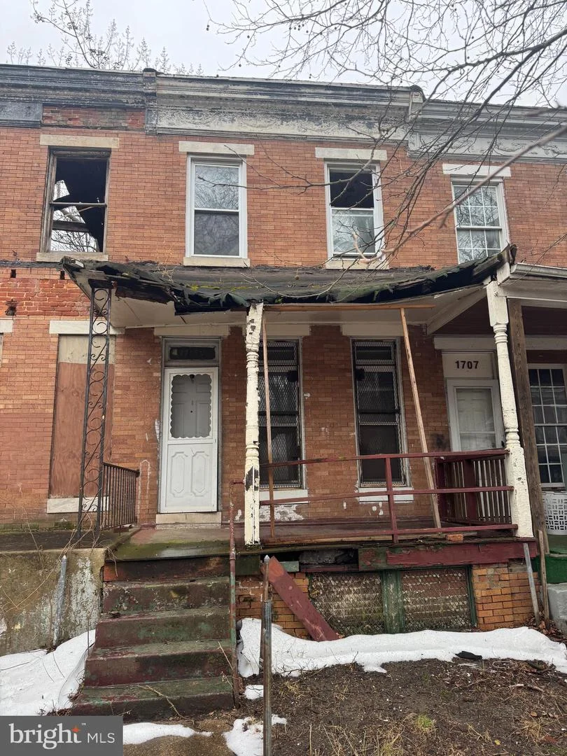 1709 N Dukeland Street