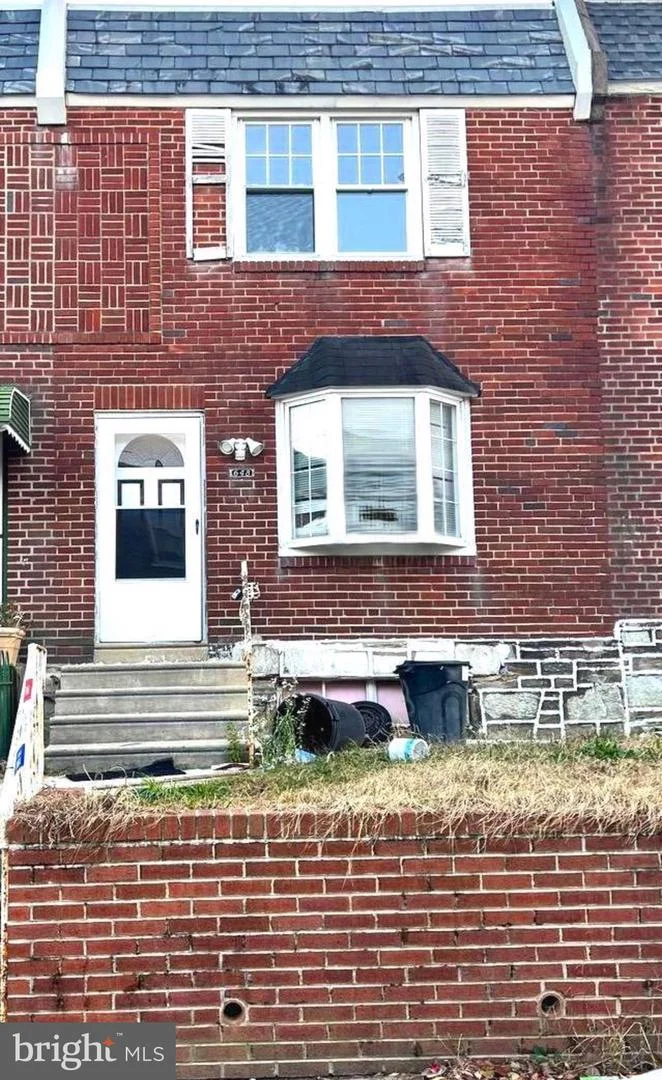 648 E Raymond Street