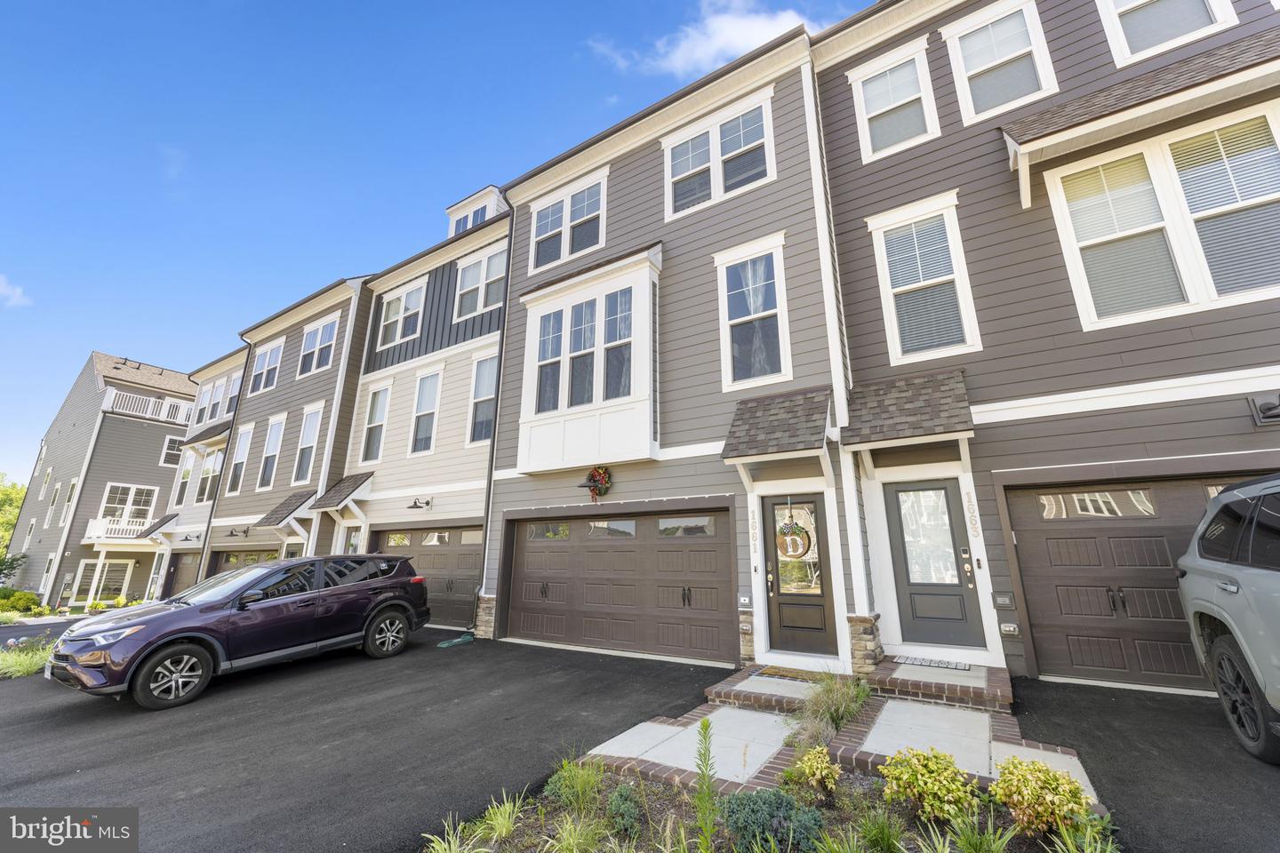 Photo 2 of 63 of 1661 Aspen Poplar Rd townhome