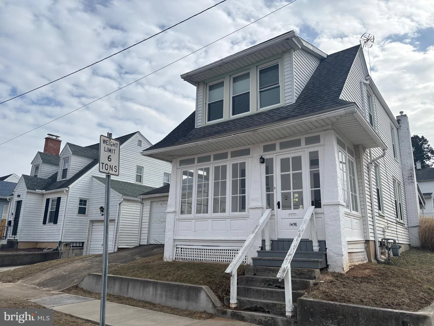 1498 W Poplar Terrace