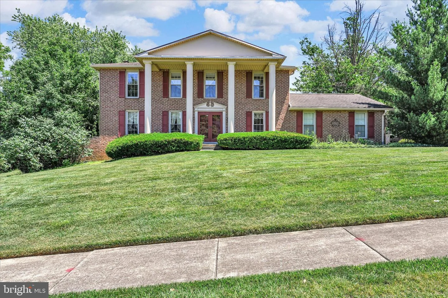3711 Cayuga Lane