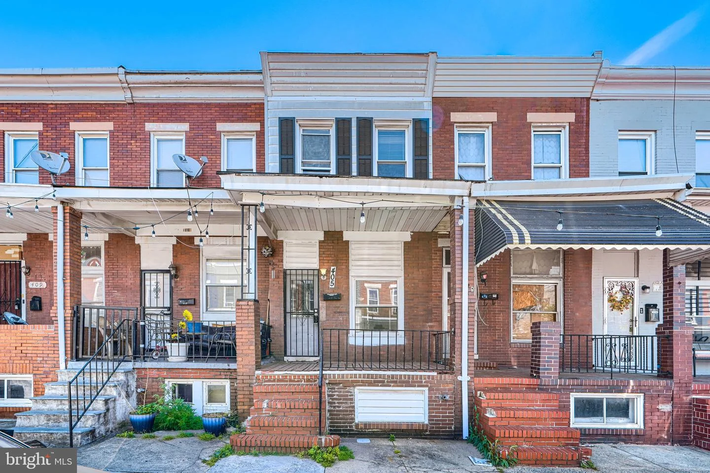 405 Robinson Street
