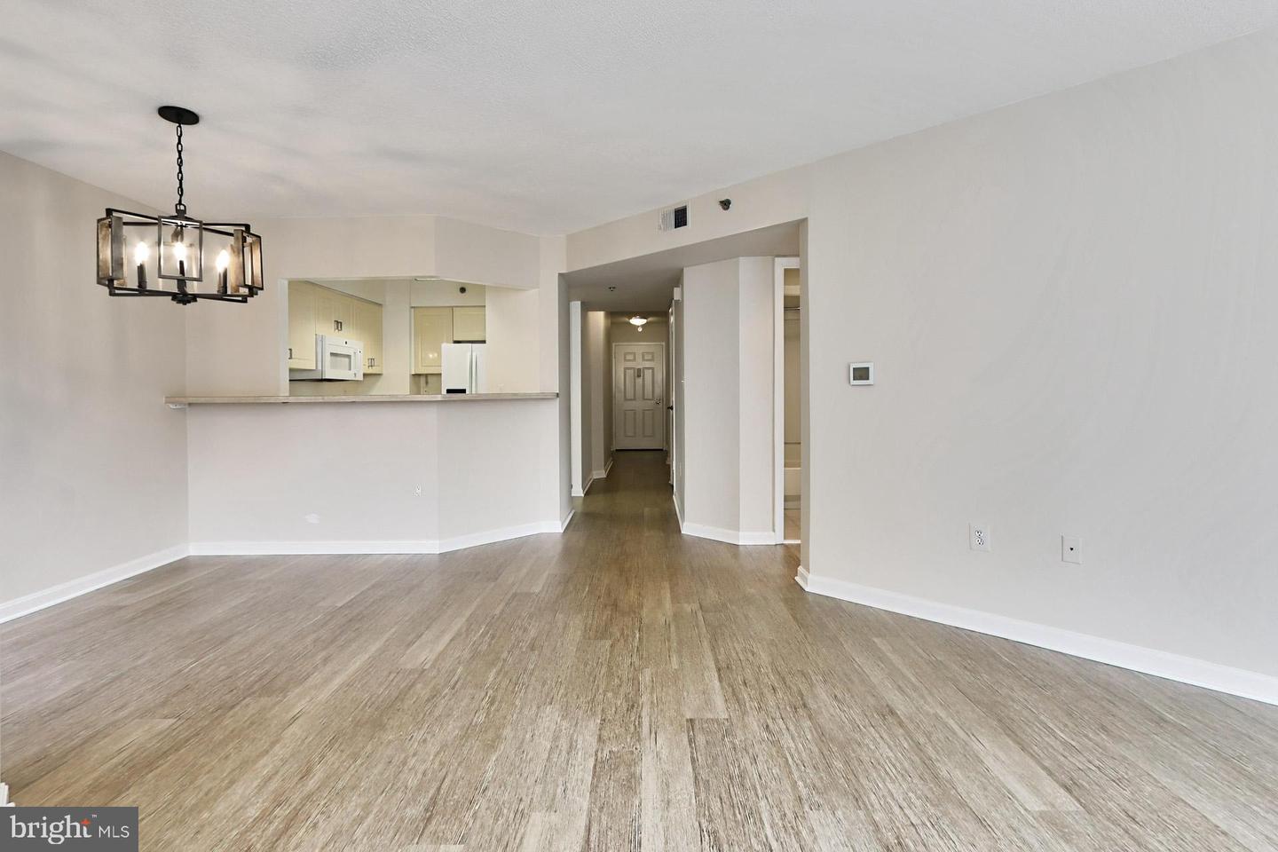 Photo 5 of 45 of 2121 Jamieson Ave #1208 condo