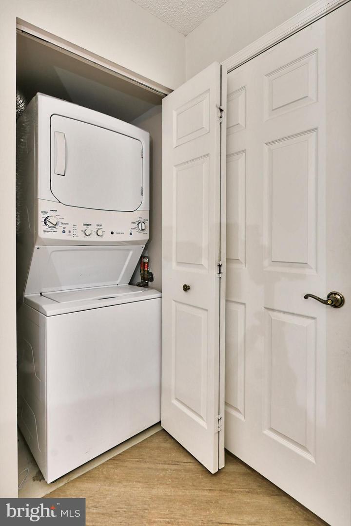 Photo 22 of 45 of 2121 Jamieson Ave #1208 condo