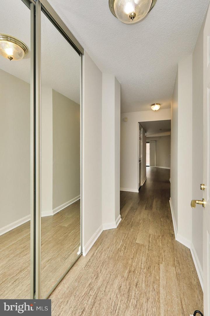 Photo 2 of 45 of 2121 Jamieson Ave #1208 condo
