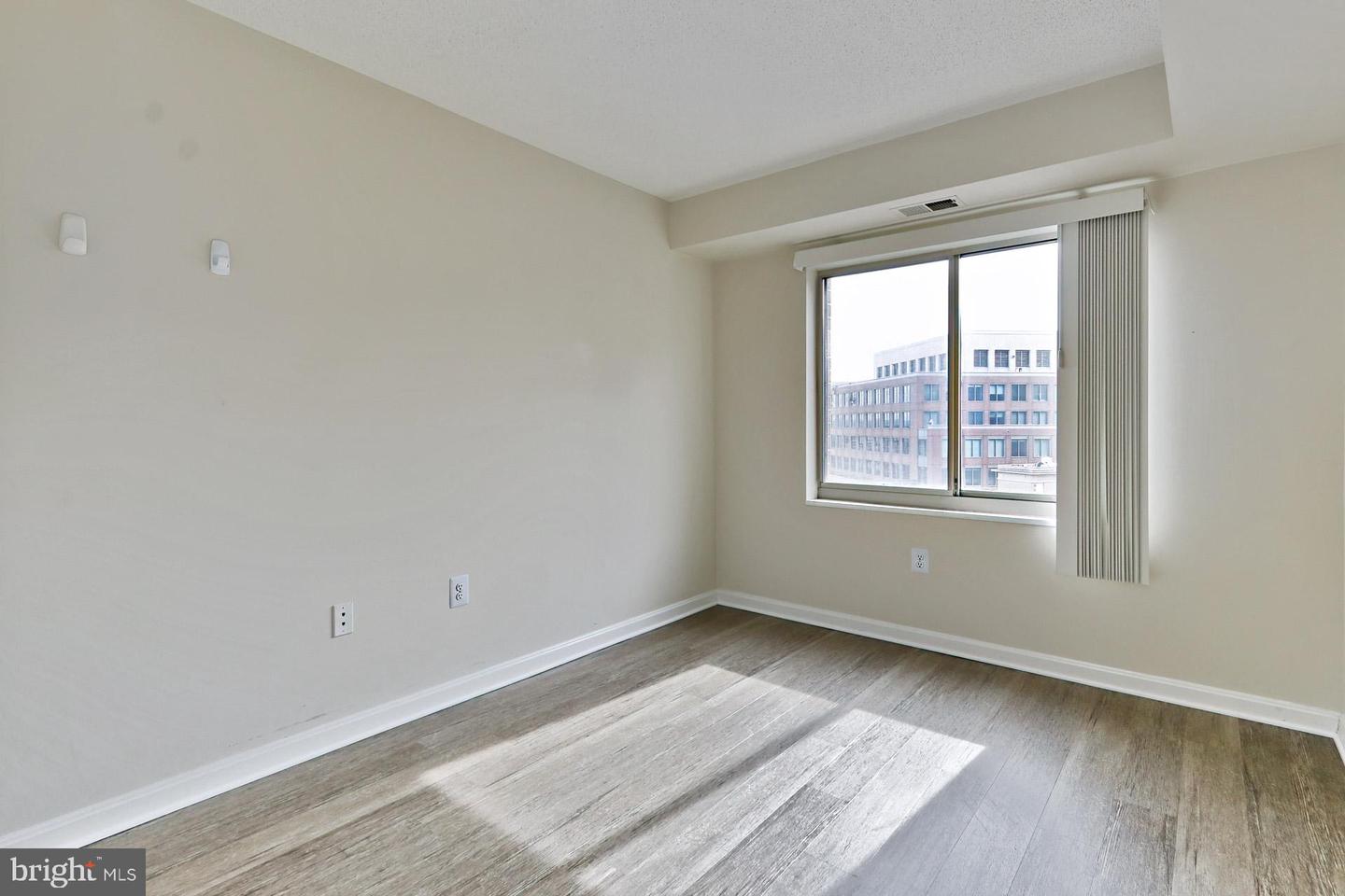 Photo 12 of 45 of 2121 Jamieson Ave #1208 condo