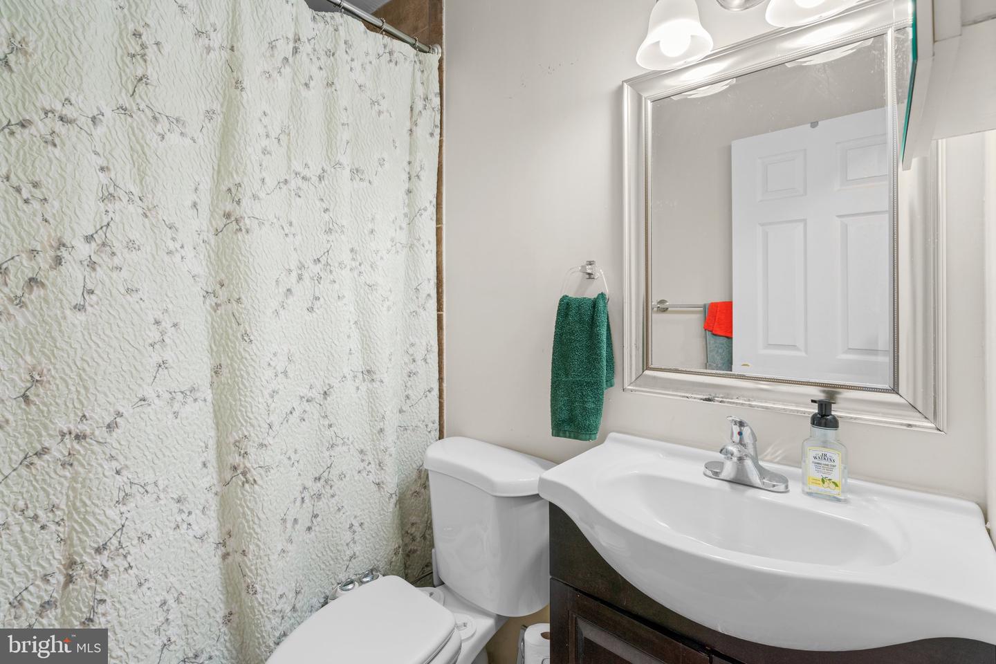Photo 13 of 42 of 6 Ivybrook Ct house