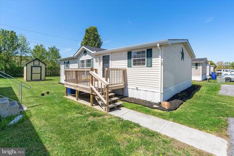 Manufactured Home in Dover DE 127 Pine Cone Drive Dr.jpg
