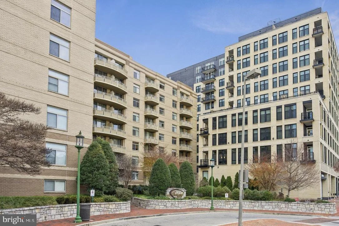 7111 Woodmont Ave Unit 712