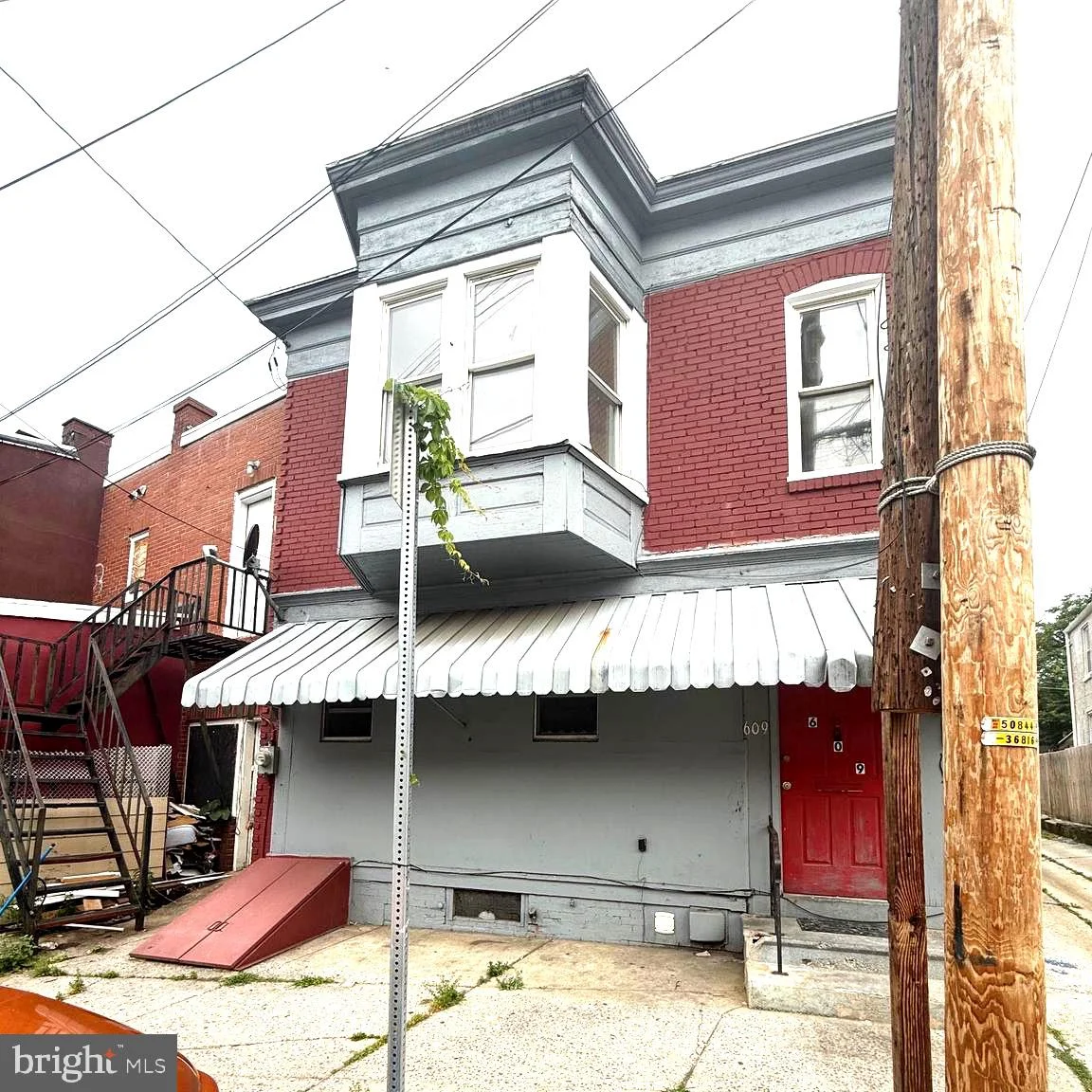 609 Bingaman Street