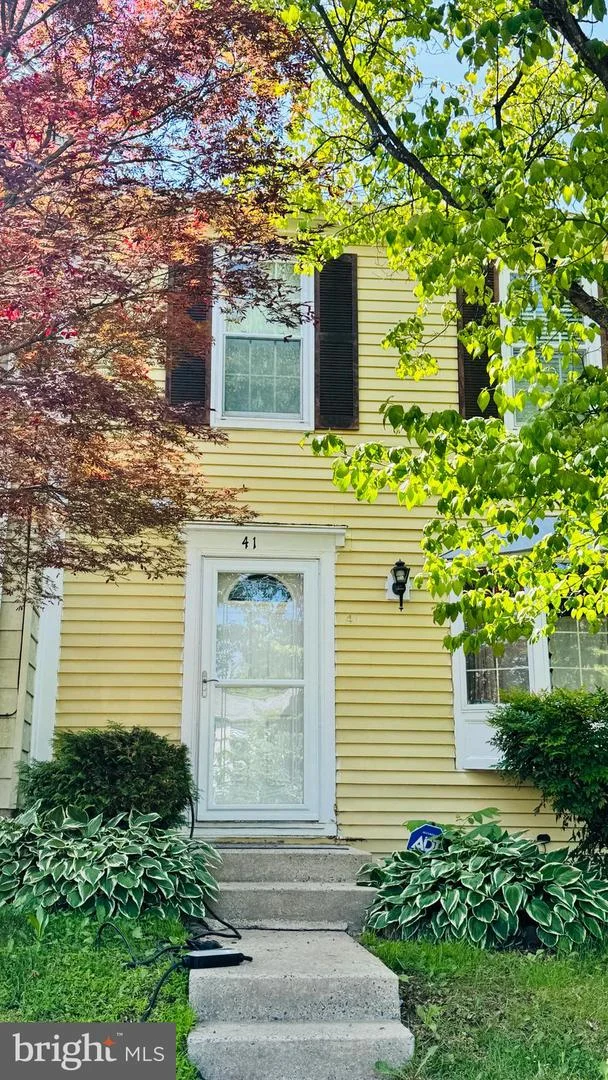 41 Shady Spring Place