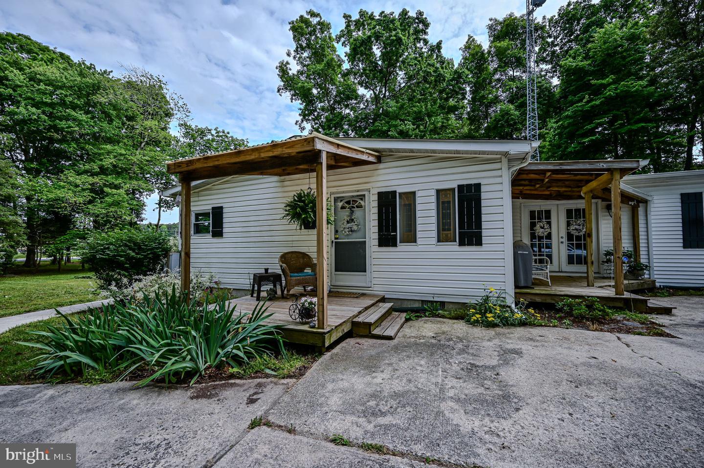 Photo 46 of 51 of 18354 Hudson Rd mobile home