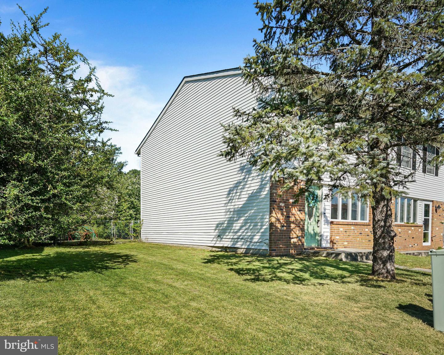 Photo 2 of 22 of 29 Hatteras Ct townhome