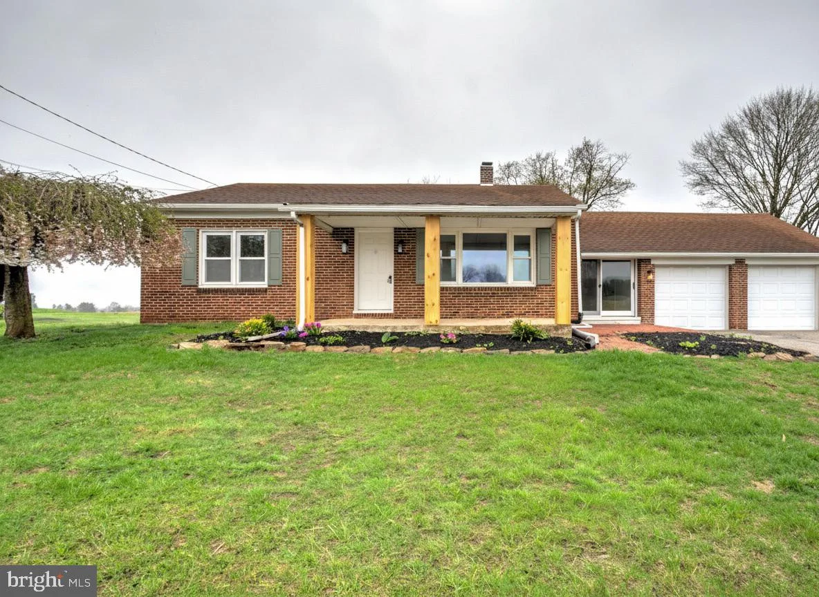7047 Lincoln Highway W