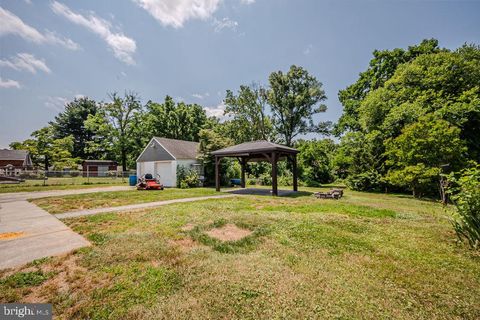 Single Family Residence in Newark DE 1214 Old Coochs Bridge Rd 5.jpg