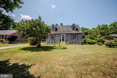 Single Family Residence in Newark DE 1214 Old Coochs Bridge Rd 1.jpg